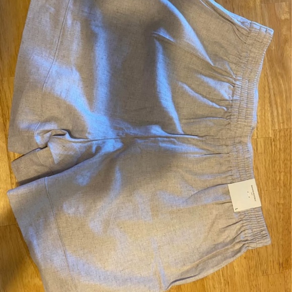 Size L, brand New, Linen Highwaisted Shorts - Picture 3 of 4